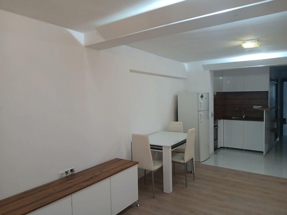 Дава се под наем Двустаен апартамент в София, Оборище - 76 кв.м за 880 € - Снимка #2