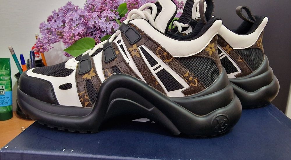 Кросовки женские