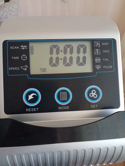 Велотренажер для фитнеса дома.