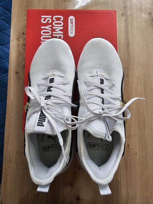 Бели маратонки Puma,