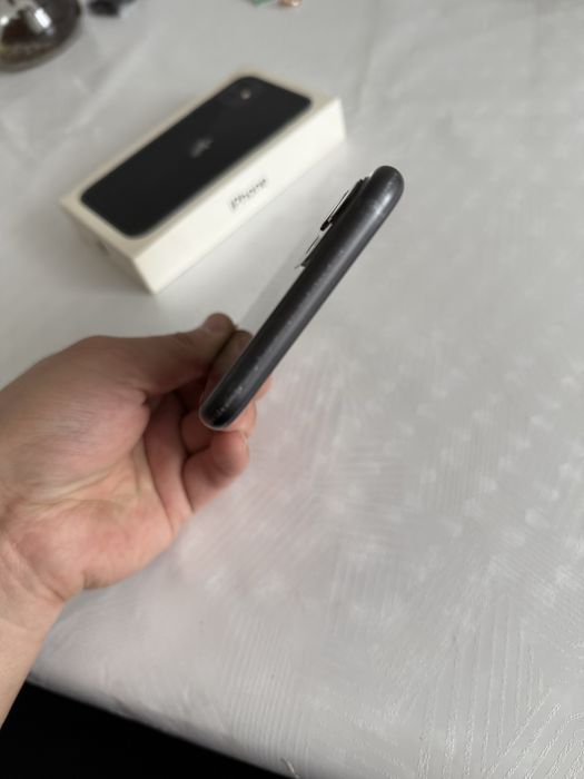 Айфон 11 продам