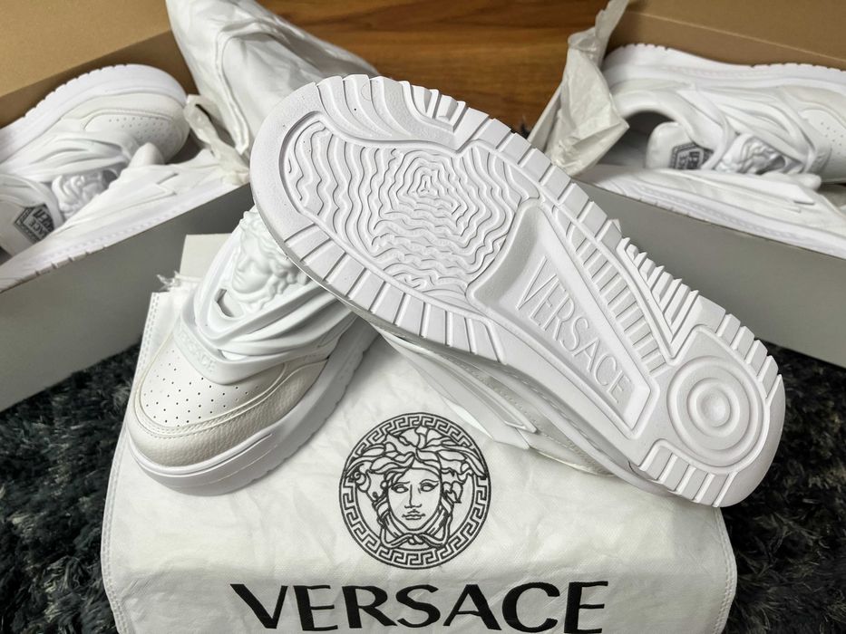 >- TOATE MĂRIMILE DISPONIBILE IMEDIAT -< Sneakers high top - adidași bărbați Versace Odissea White trend vara 2026