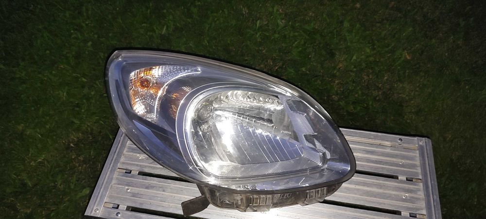 far dreapta renault kangoo express