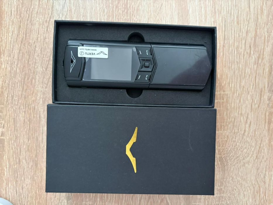 Продам телефон Vertu