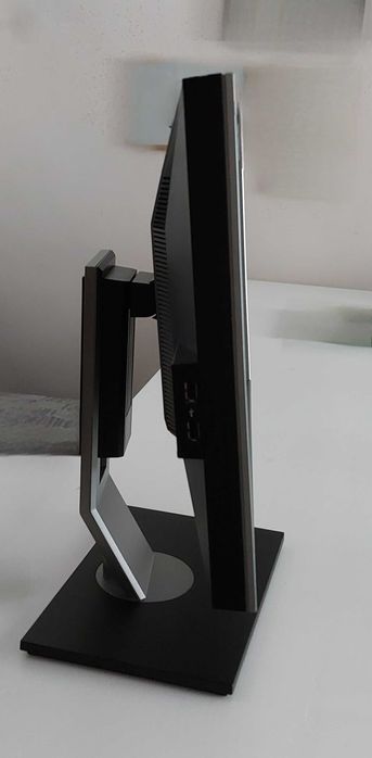 Монитор Dell P2210f