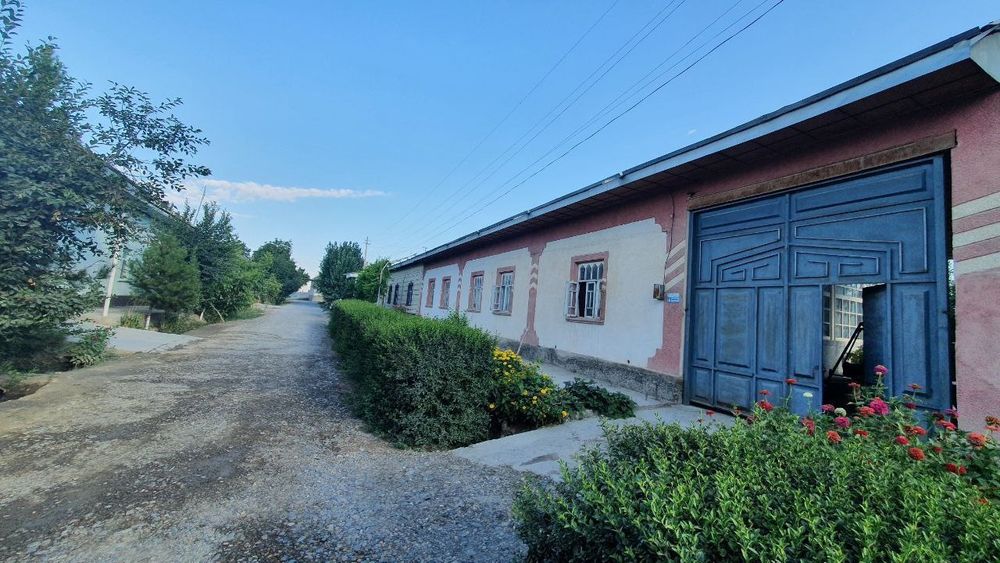 Hoxli sotiladi 9 sotix 6 xonali suv, sevit Wi-Fi doimiy bor