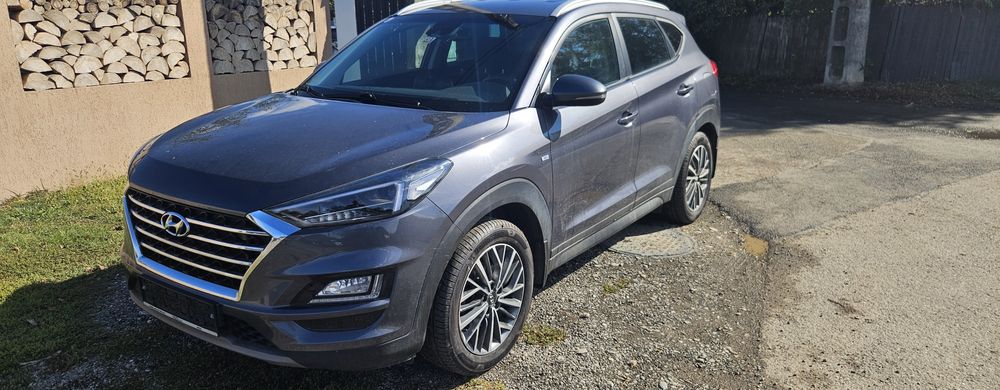 Vand Hyundai tucson 2020 ușor avariat