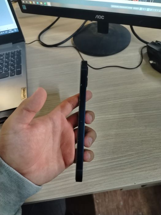 Iphone 12 polniy radnoy 85 yomkist