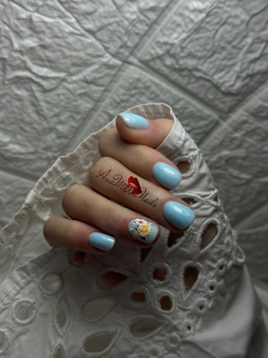 Manichiura/Unghii cu gel
