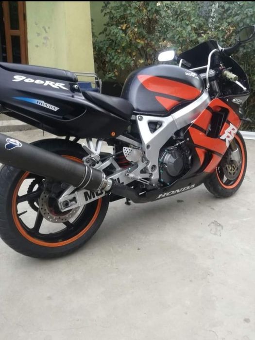 Dezmembrez Honda 900 RR SC28