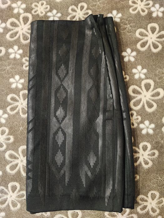 Черна пола с паети N40 - 25 лв.