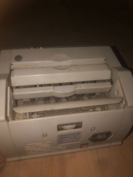 Pul sanaydigan aparat sotiladi