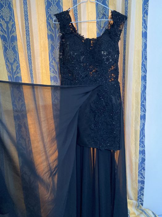 Vand rochita  de ocazie facuta pe comanda MS