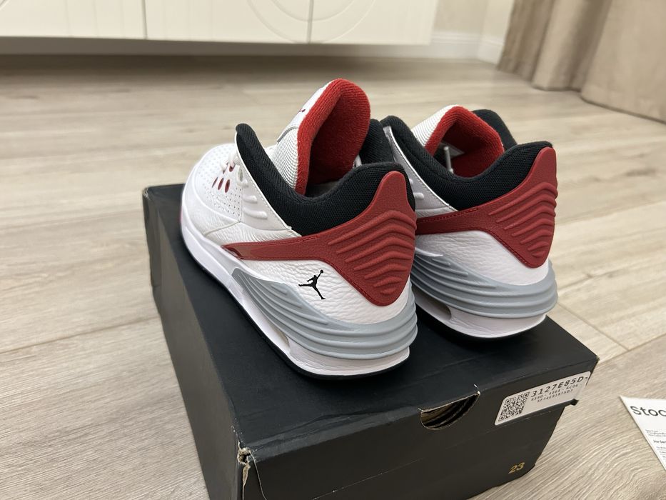 Продам Nike Jordan Max Aura 5 (white) размер 42,5.