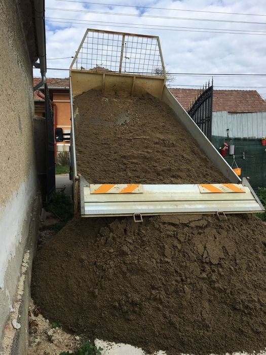 Nisip,sort,pământ vegetal,agregate balastiera etc