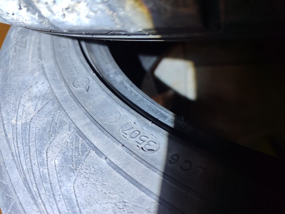 Продам пару резины 17