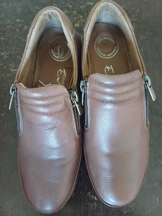 Pantofi foarte comozi, din piele