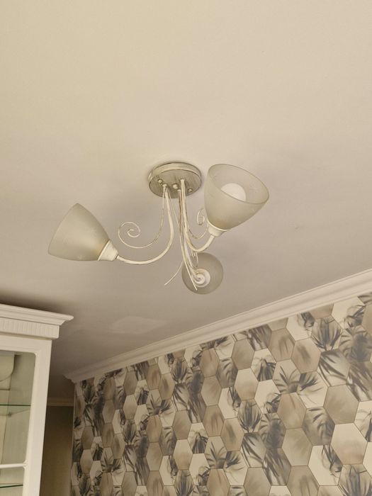 Люстра в ассортименте. Срочно.