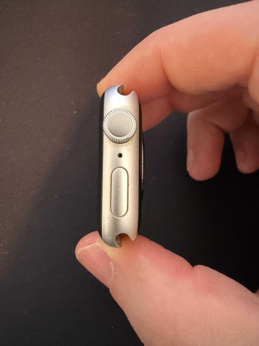 Vand Apple Watch 8, 41mm, Starlight Aluminiu