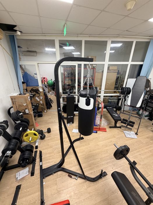 Sac de box 30 kg un metru+suport de podea, noi,pret promo 1000 lei fix