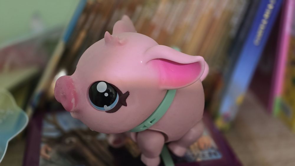 Porc interactiv cu lesa si biberon
