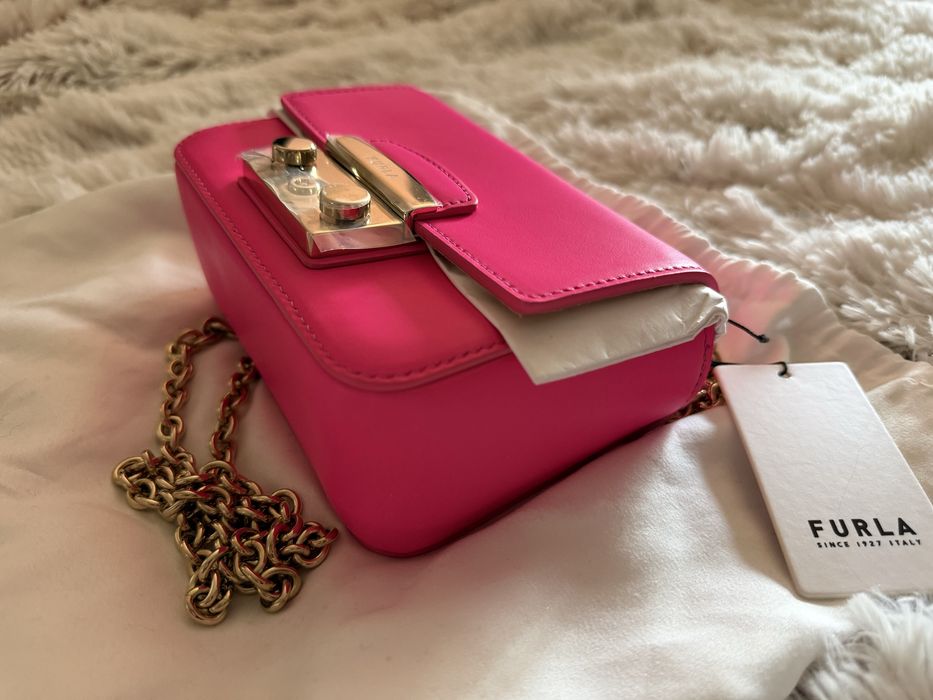 Чанта Furla, с етикет