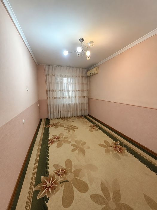 Срочно продаётся 5-комнатная квартира.

Белтепа, рядом с Stroy Mart (И