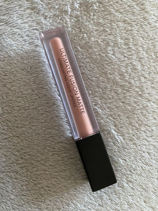 Ruj lichid mat Douglas