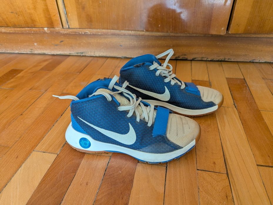 Баскетболни маратонки