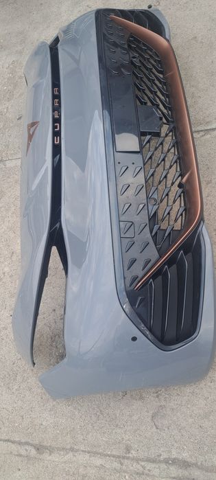 Bara fata Cupra Born
