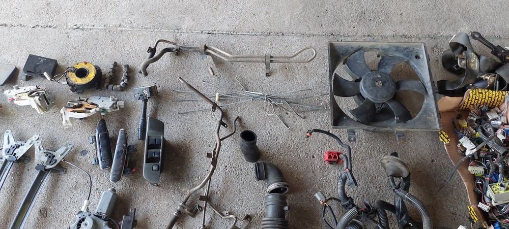 Части от nissan primera p 11 2.0 td