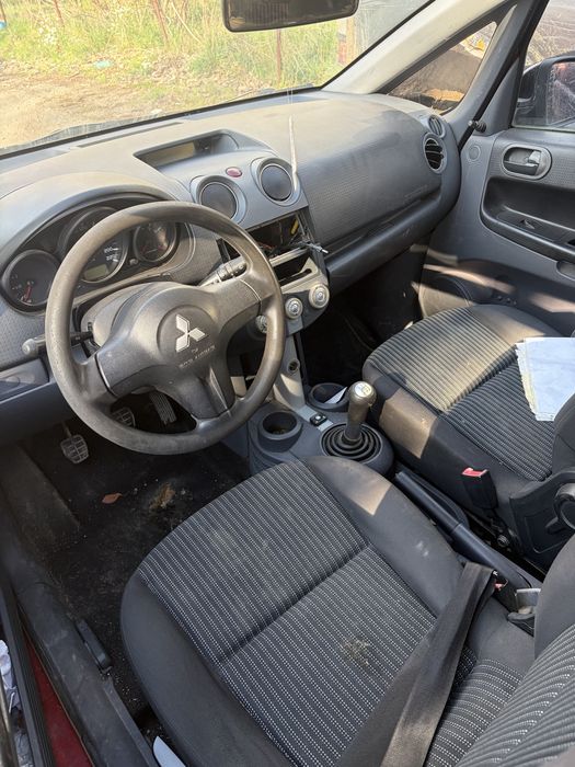 Mitsubishi colt 1.1i на части