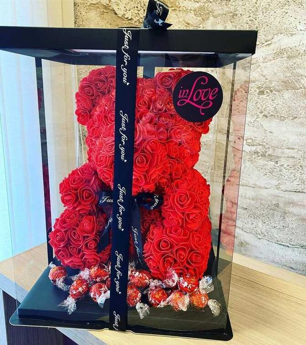 Мече от рози за Свети Валентин и всички специални празници.