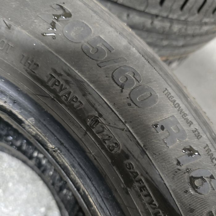 2x 205/60/16 VARA KUMHO 2023 Stare impecabila