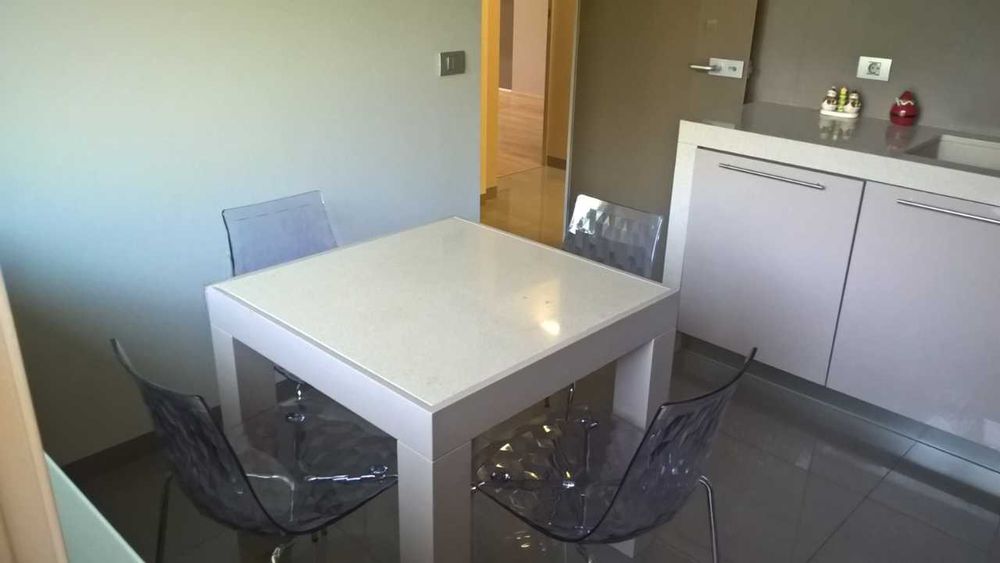 Дава се под наем Тристаен апартамент в София, Медицинска академия - 100 кв.м за 1020 € - Снимка #1