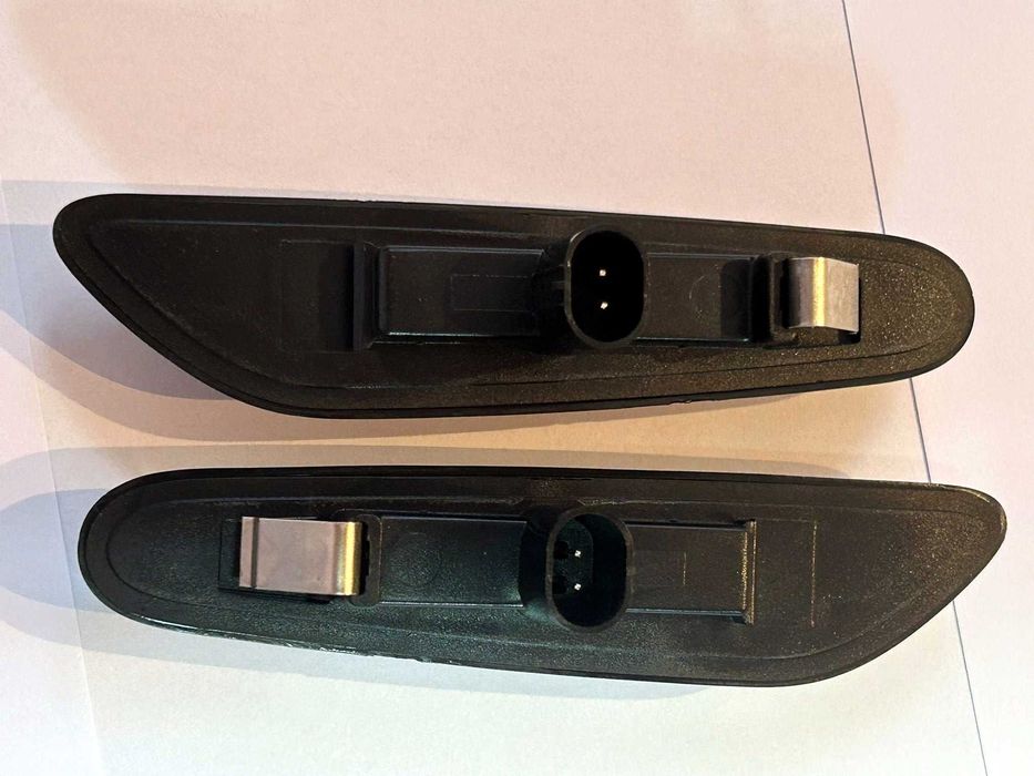 Set 2 bucati semnalizari dinamice LED BMW E46 E90 91 E60 61 E81 E87 X1