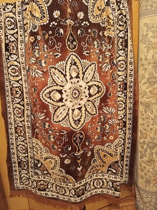 Продам покрывало на диван.