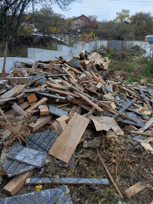 Изхвърляне на строителни отпадъци чистене на дворове !