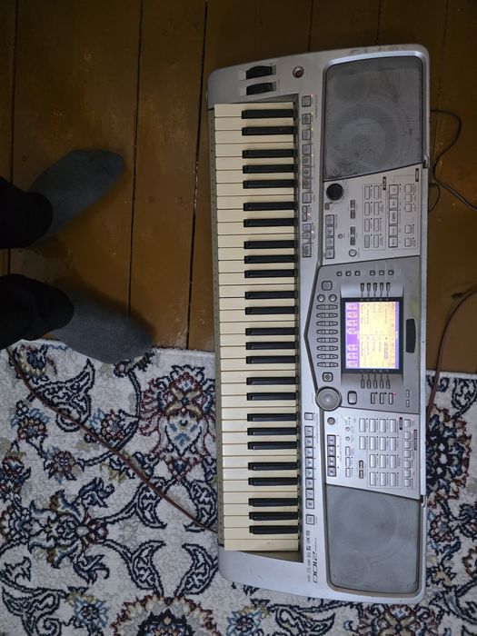 Продаётся срочно! сентизатор yamaha psr 2100