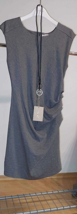 Дамска рокля-спортно елегантна