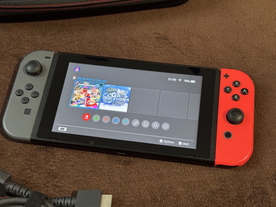 Pachet Nintendo Switch V1 modabil + Mario Kart 8