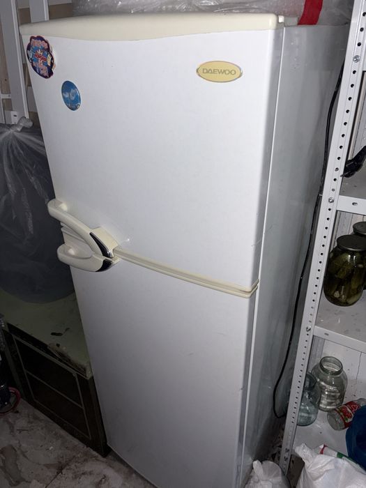 Продам холодильник