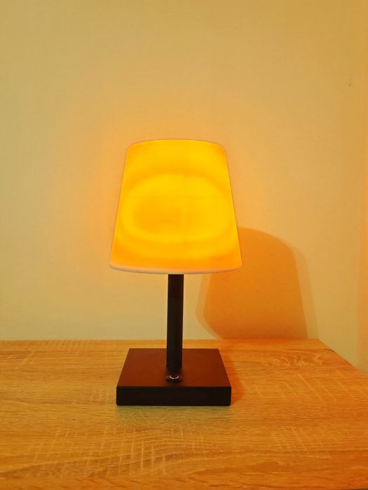 Lampa de masa LED Postlucky fara fir cu telecomanda RGB