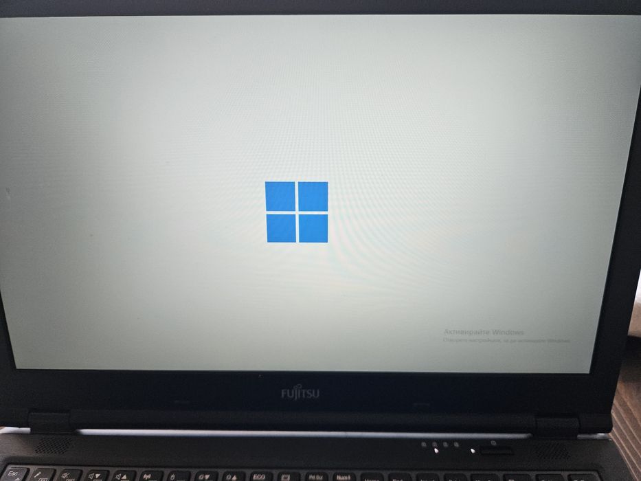 Продавам лаптоп Fujitsu LIFE Book E559, 
производител: FUJITSU COMPUTING