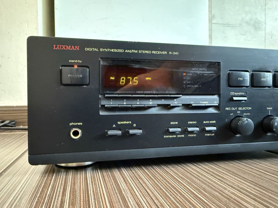Luxman L-341 Стерео ресивър
