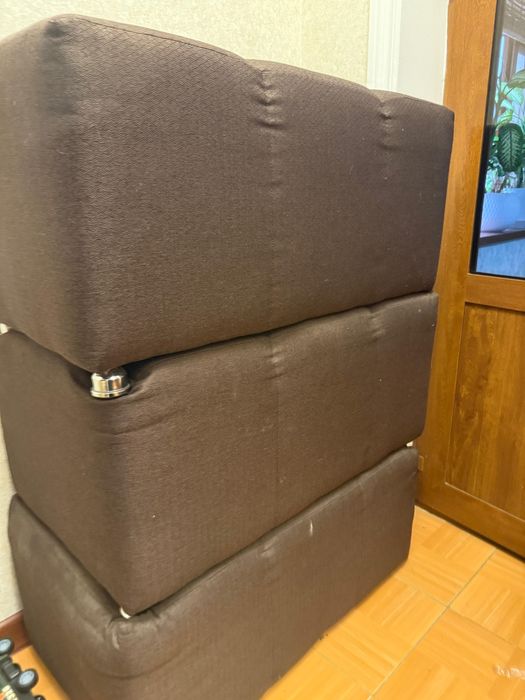 Диван уголок в среднем состоянии