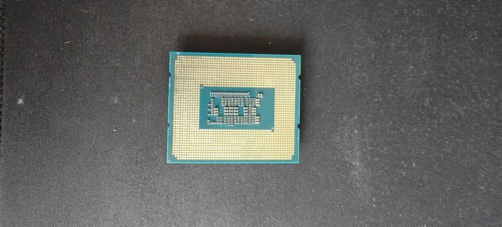 Vând rtx 3060 12 gb Eagle, i7 12700kf, i3 12100f