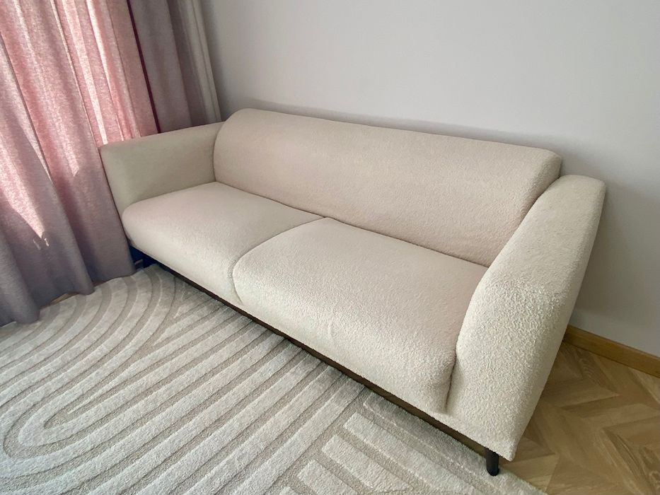 Диван - комфортен, мек, стилен, бял