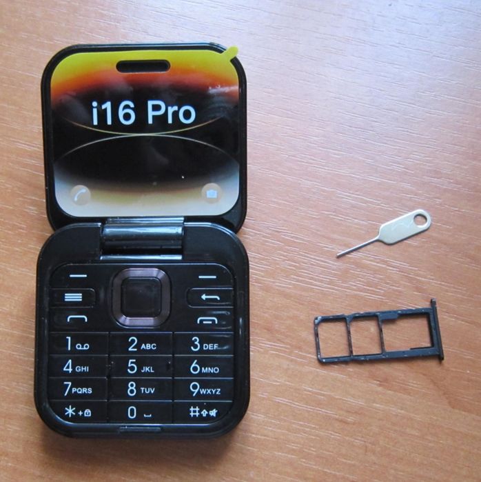 Сгъваем мобилен телефон i16 Pro – 2 SIM, камера, фенерче, FM радио