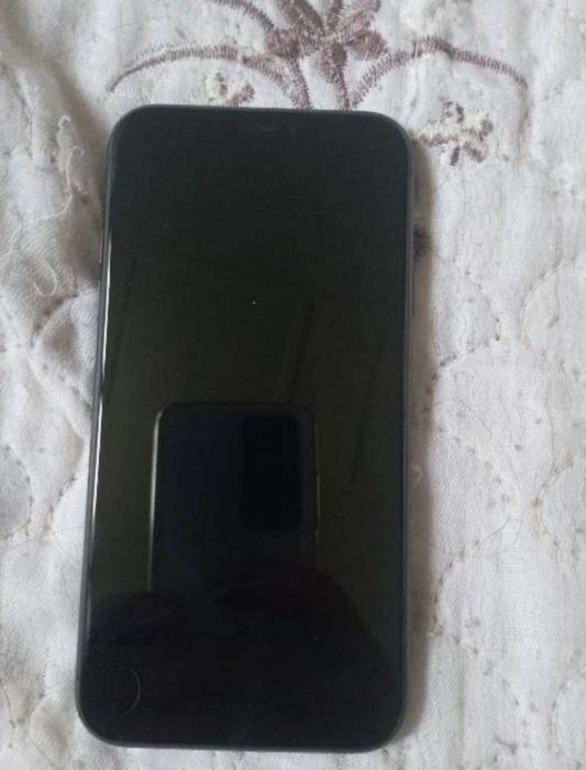 Продам айфон 11 64 гб Срочно